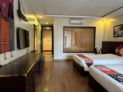Chambre familiale avec balcon — Sapa Centre Hotel